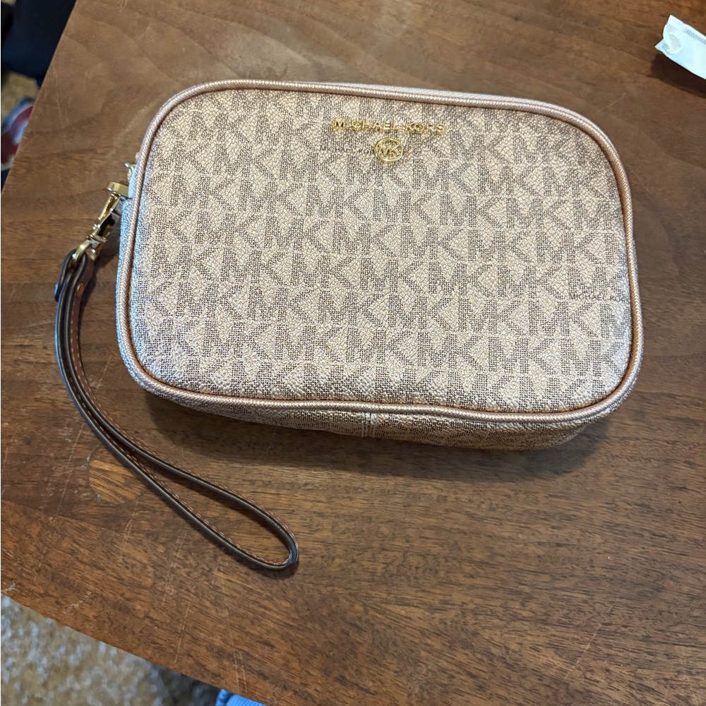 Michael Kors Rose Gold Wrislet - Picture 2 of 5